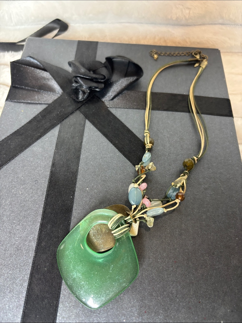 Vintage Avon Decorative Seafoam Pendant Necklace